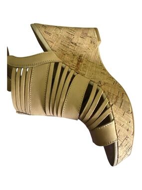 Franco Sarto tan leather wedge sandals size 7.5M